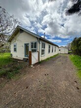 326 Torrey St in Klamath Falls, OR - Building Photo - Building Photo
