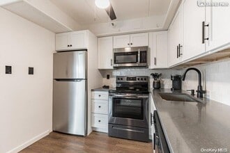 205 Mineola Blvd in Mineola, NY - Building Photo - Building Photo