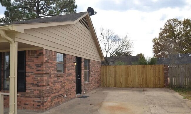 10087 Hyman Dr in Olive Branch, MS - Building Photo - Building Photo