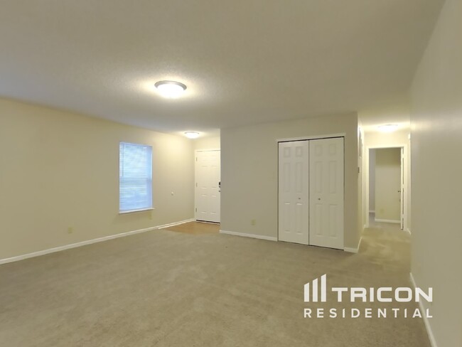 8005 Crackling Ln in Indianapolis, IN - Building Photo - Building Photo