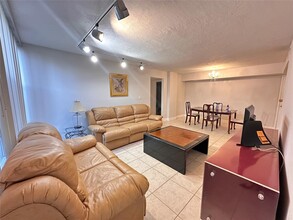 200 172nd St in Sunny Isles Beach, FL - Building Photo - Building Photo
