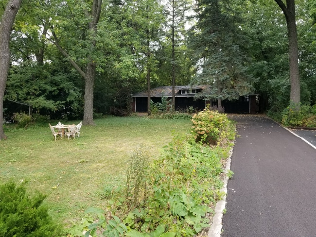 1101 W Cossitt Ave in La Grange, IL - Foto de edificio - Building Photo