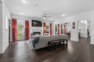 393 N Ainsley Loop in Fayetteville, AR - Building Photo - Building Photo