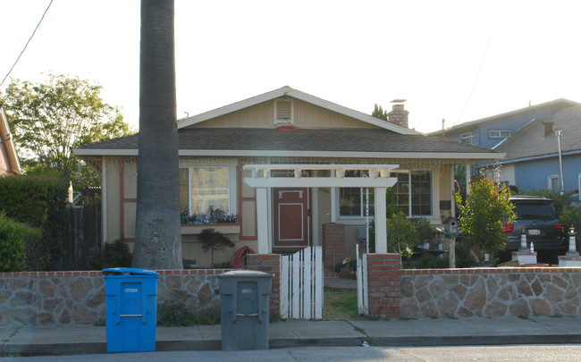 8266 Swanston Ln in Gilroy, CA - Building Photo - Building Photo