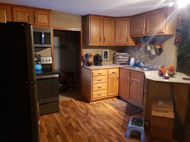 property at 913 Johnson St