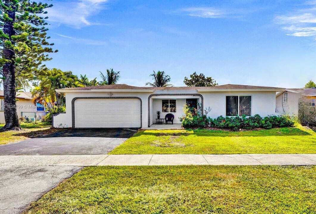 10850 NW 29th Manor in Sunrise, FL - Building Photo