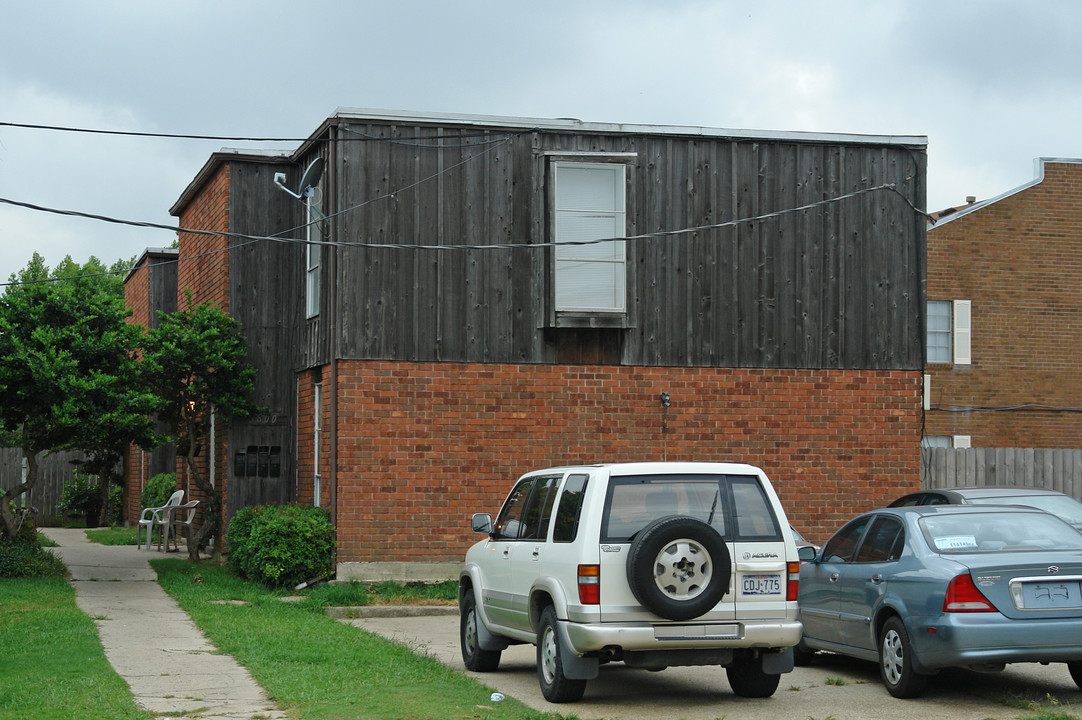 3760 Division St in Metairie, LA - Building Photo