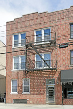 2517 24th Ave in Astoria, NY - Building Photo - Building Photo