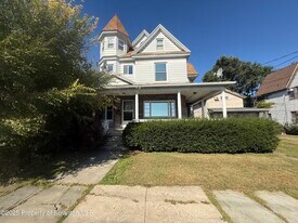 124-126 10th Ave in Scranton, PA - Building Photo