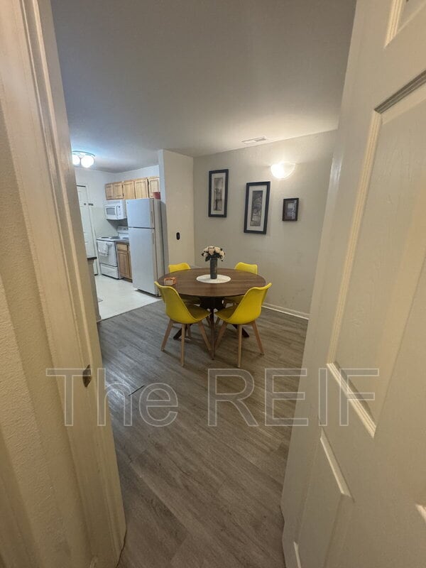 15240 Silver Pkwy in Fenton, MI - Building Photo - Building Photo