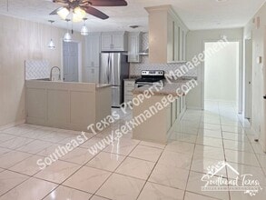 515 Devon Dr in Beaumont, TX - Building Photo - Building Photo