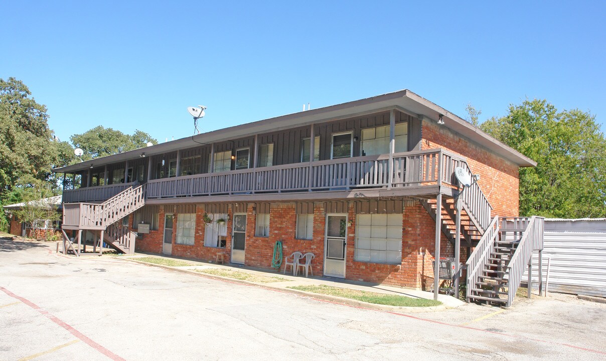 The Chuckwood Apartments in Fort Worth, TX - Building Photo