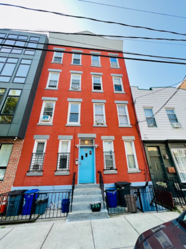 309 3rd St-Unit -7 in Jersey City, NJ - Building Photo - Building Photo
