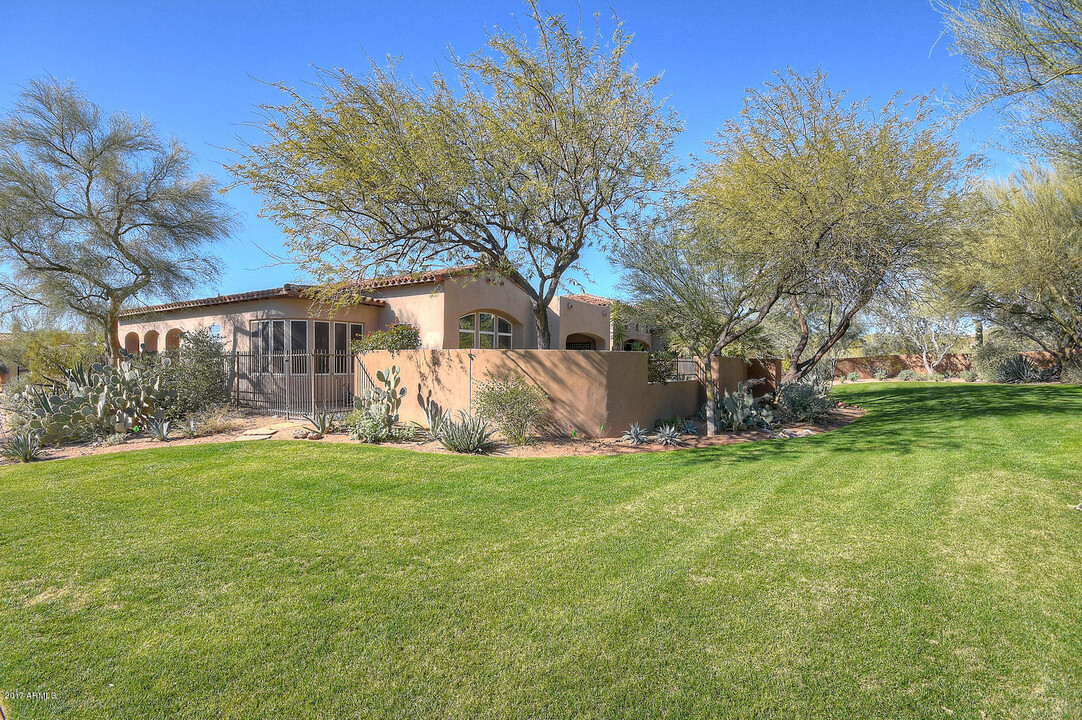 8890 E Flathorn Dr in Scottsdale, AZ - Building Photo