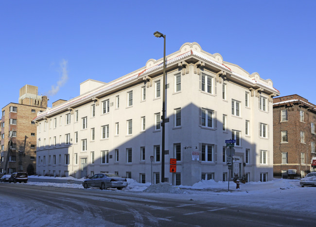 Belvedere (2896 James Ave) in Minneapolis, MN - Foto de edificio - Building Photo