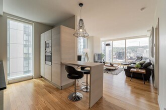1300 Boul. René-Lévesque O in Montréal, QC - Building Photo - Building Photo