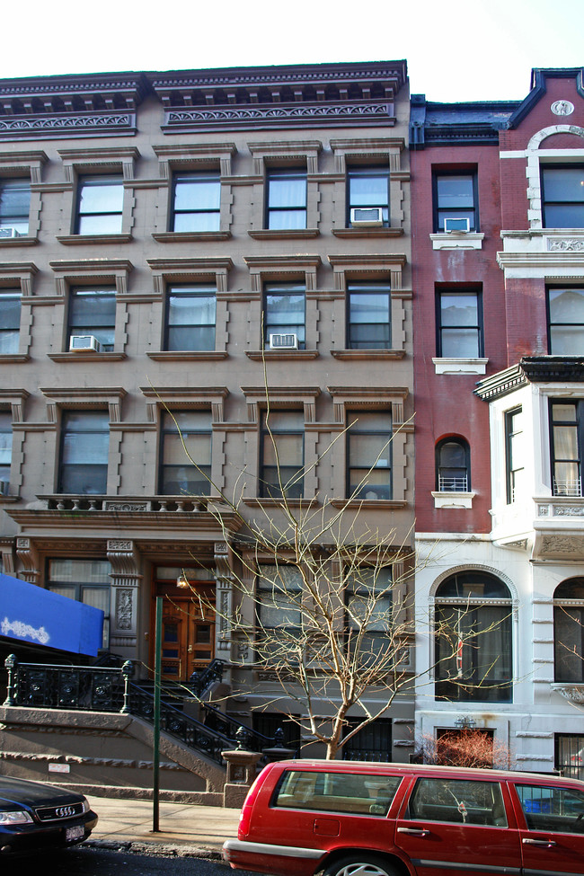 112 W 73rd St in New York, NY - Building Photo - Building Photo