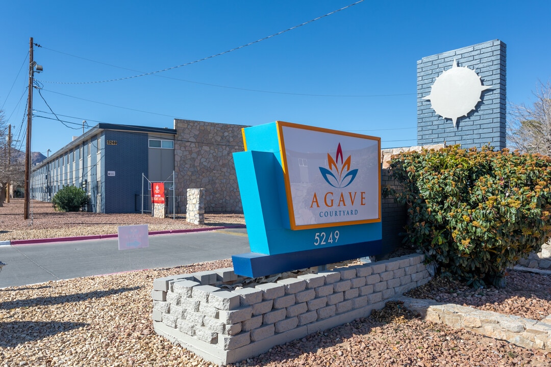 Agave Courtyard in El Paso, TX - Foto de edificio