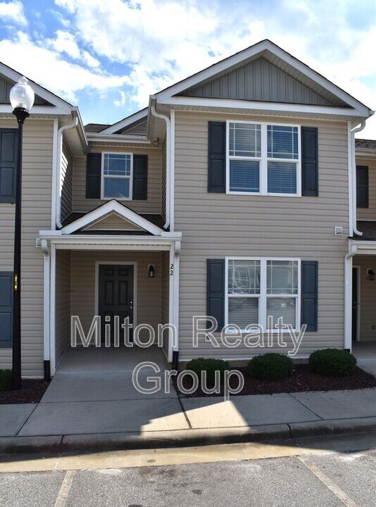 22 River Stancil Dr in Lillington, NC - Building Photo