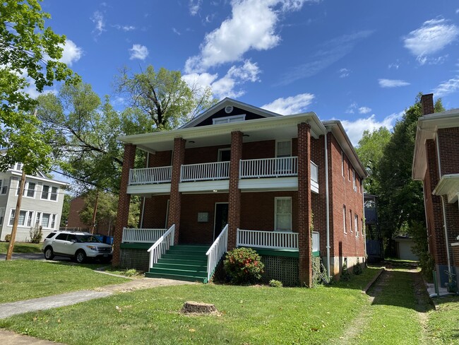 2037 Laburnum Ave SW in Roanoke, VA - Building Photo - Building Photo