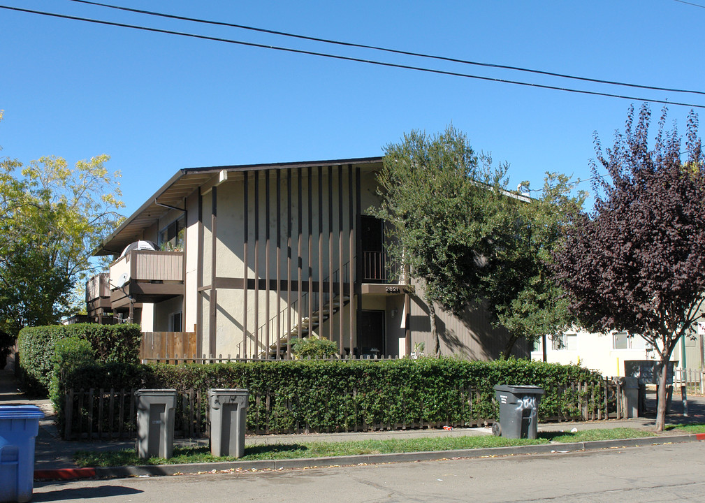 2821 Apple Valley Ln in Santa Rosa, CA - Building Photo