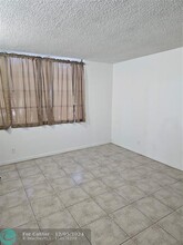 7041 Environ Blvd in Lauderhill, FL - Building Photo - Building Photo