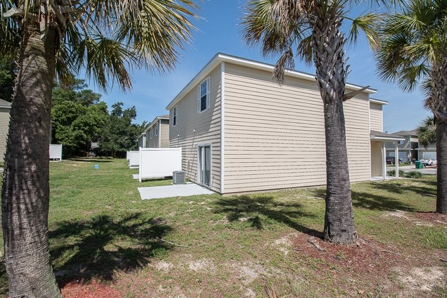 628 Layton Dr in Gulfport, MS - Foto de edificio - Building Photo