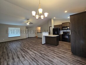 5929 Millsboro St in Park City, KS - Building Photo - Building Photo