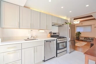 1722 Commonwealth Ave in Boston, MA - Building Photo - Building Photo