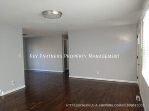 503 Quincy Blvd in Smithville, MO - Building Photo - Building Photo