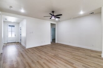 4620 Stokes St in Dallas, TX - Building Photo - Building Photo