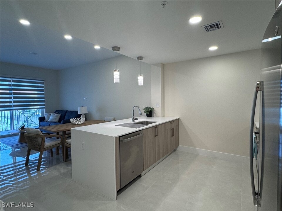 26600 Rosewood Pointe Dr in Bonita Springs, FL - Building Photo