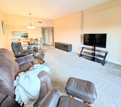 235 6th St NW, Unit 404 in Winter Haven, FL - Building Photo - Building Photo