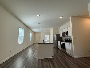 1102 Treeta Trl in Kyle, TX - Building Photo - Building Photo