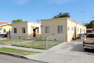 8154-8156 Chestnut Ave in South Gate, CA - Building Photo