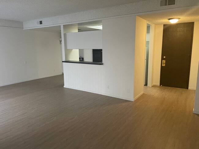 1840 Fairburn Ave in Los Angeles, CA - Foto de edificio - Building Photo