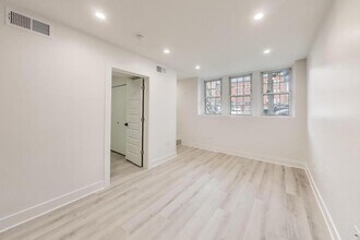 1437 W Oakdale Ave in Chicago, IL - Building Photo - Building Photo