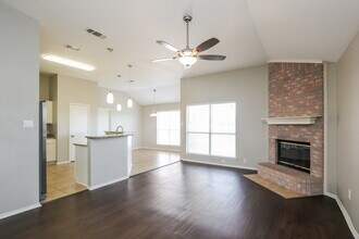2602 Pioneer Ln in Lancaster, TX - Building Photo - Building Photo