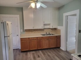 2094 Dowd Ave, Unit DOWD REAR in Lakewood, OH - Building Photo