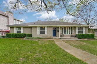 8142 San Cristobal Dr in Dallas, TX - Building Photo - Building Photo