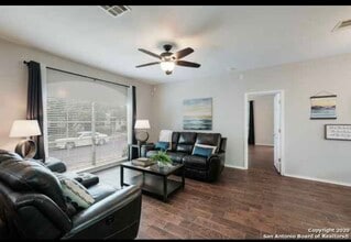 6717 Biscay Bay in San Antonio, TX - Foto de edificio - Building Photo