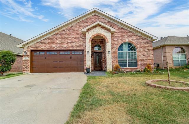 9083 Winding River Dr in Fort Worth, TX - Building Photo