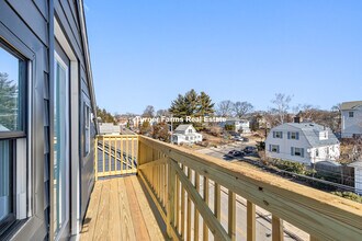 232 Fulton St, Unit 3 in Medford, MA - Building Photo - Building Photo
