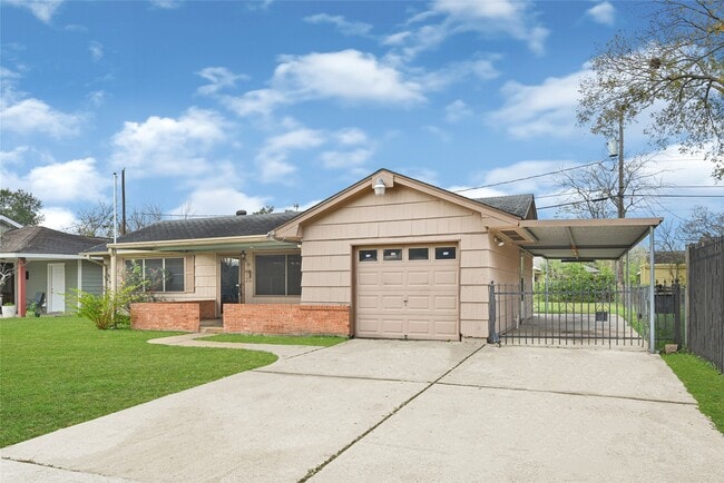 1853 Huge Oaks St in Houston, TX - Building Photo - Building Photo