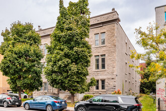 4067 Décarie Boul in Montréal, QC - Building Photo - Building Photo