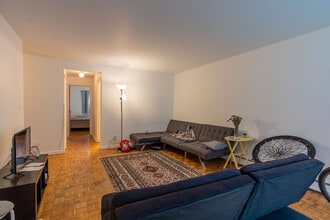 717 Emerson St. in Evanston, IL - Building Photo - Interior Photo