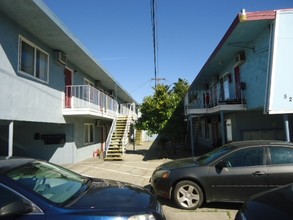 Bldg 522 in Stockton, CA - Foto de edificio - Building Photo