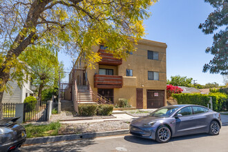 5328 Cleon Ave in North Hollywood, CA - Building Photo - Building Photo