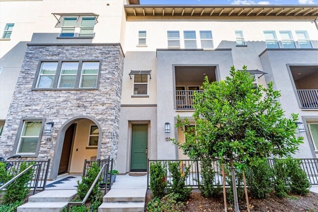 133 Hideaway Loop in Mission Viejo, CA - Building Photo - Building Photo