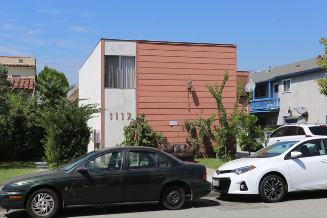 1117 Melrose Ave in Glendale, CA - Foto de edificio - Building Photo